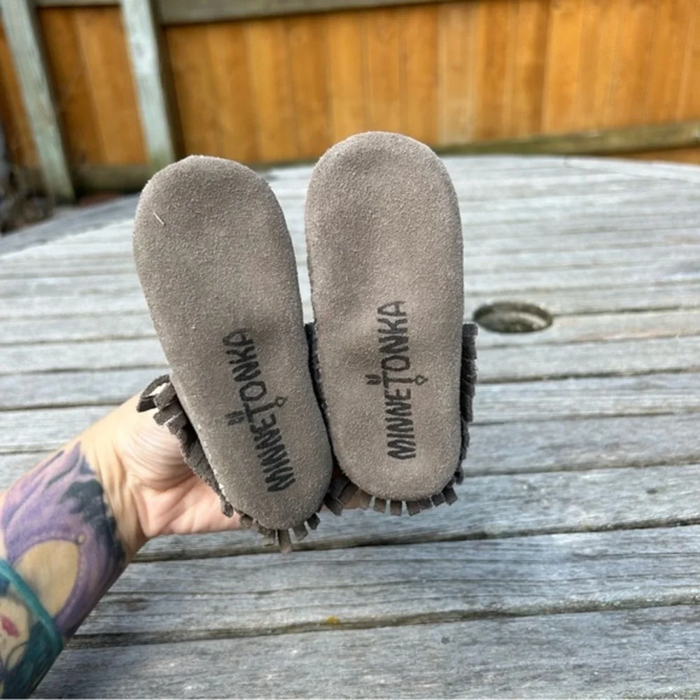 Infant Suede Minnetonka‎ Riley Bootie - size 2